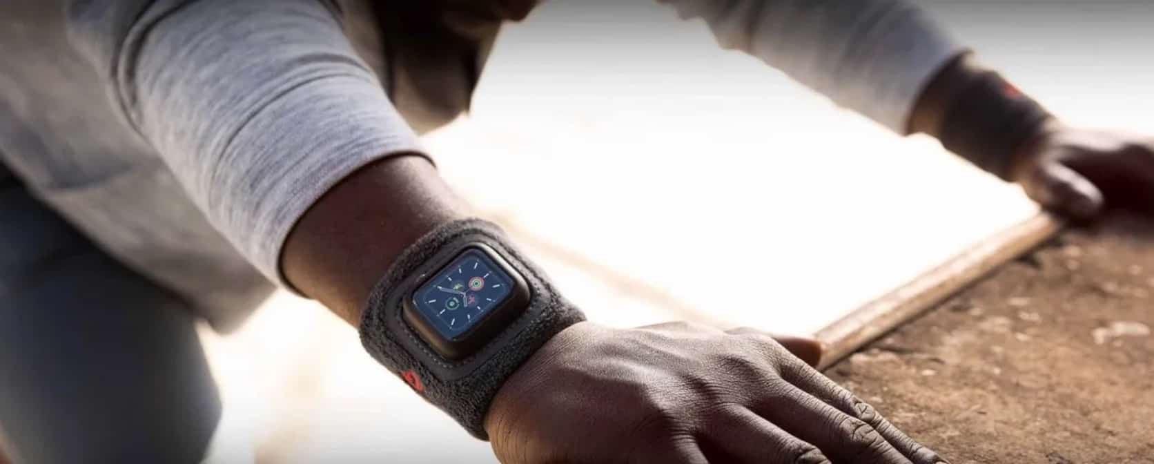 Twelve South glisse une Apple Watch dans une paire de poignets éponge